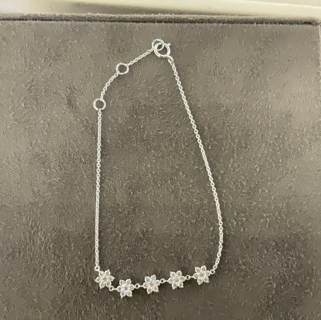 Flower Diamond Bracelet B0514-A-CR-18W
