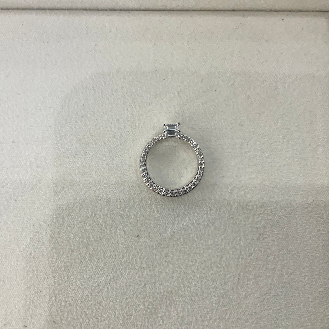 Circle Diamond Pendant P20890